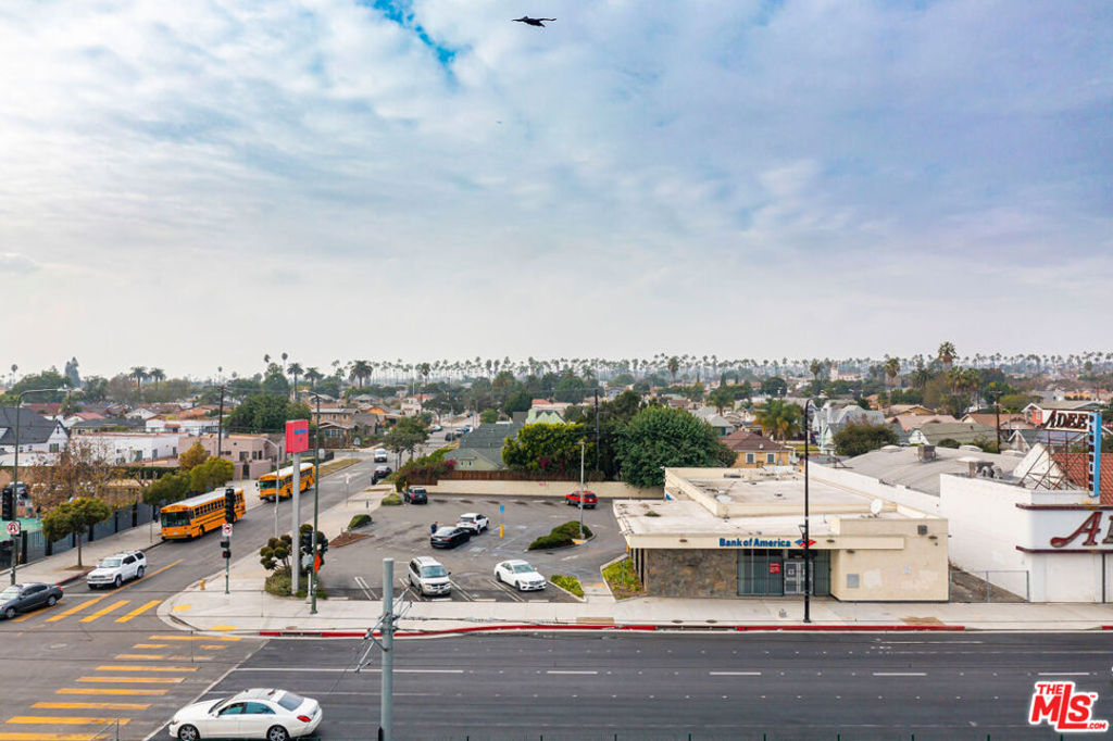 5471 Crenshaw Boulevard