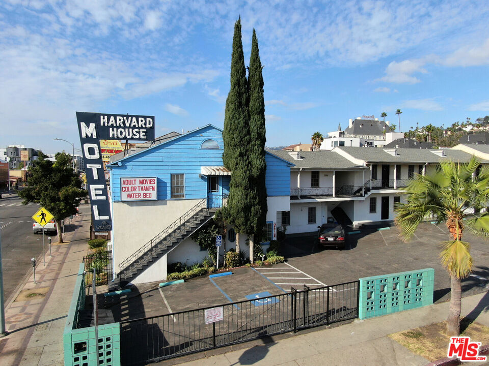 5251 Hollywood Boulevard
