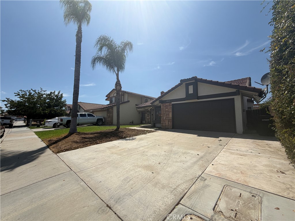 1910 Summertree Drive