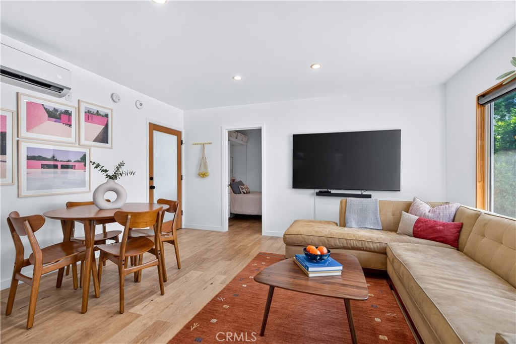2135 Bellevue 12