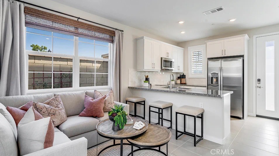 2660 E Lincoln Paseo
