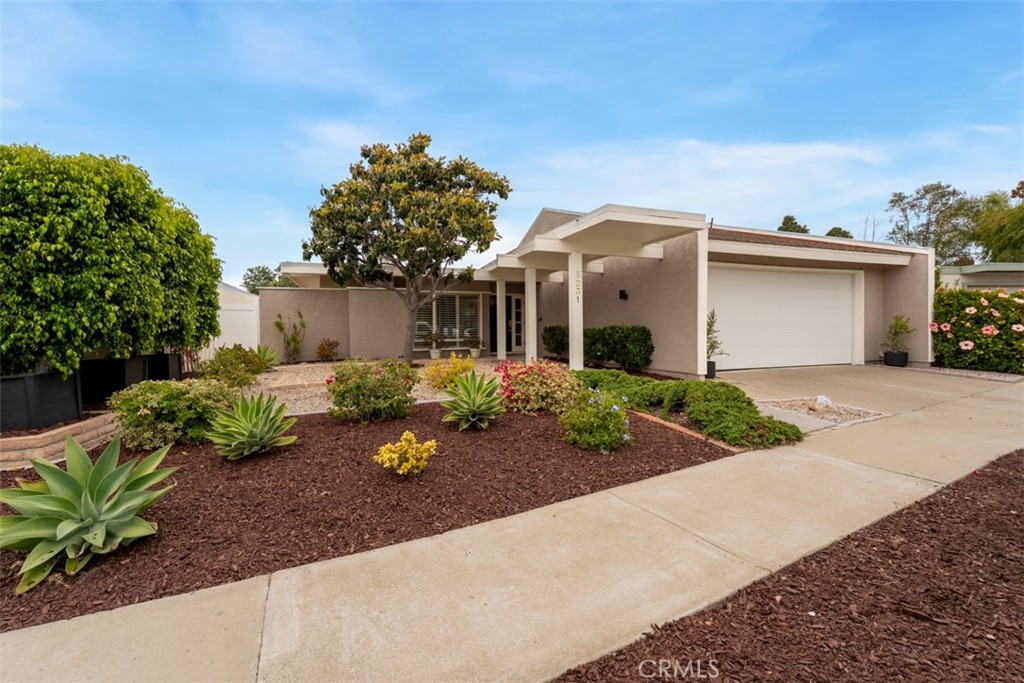5231 Hiram Lane