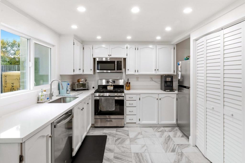 19233 Creekside Lane