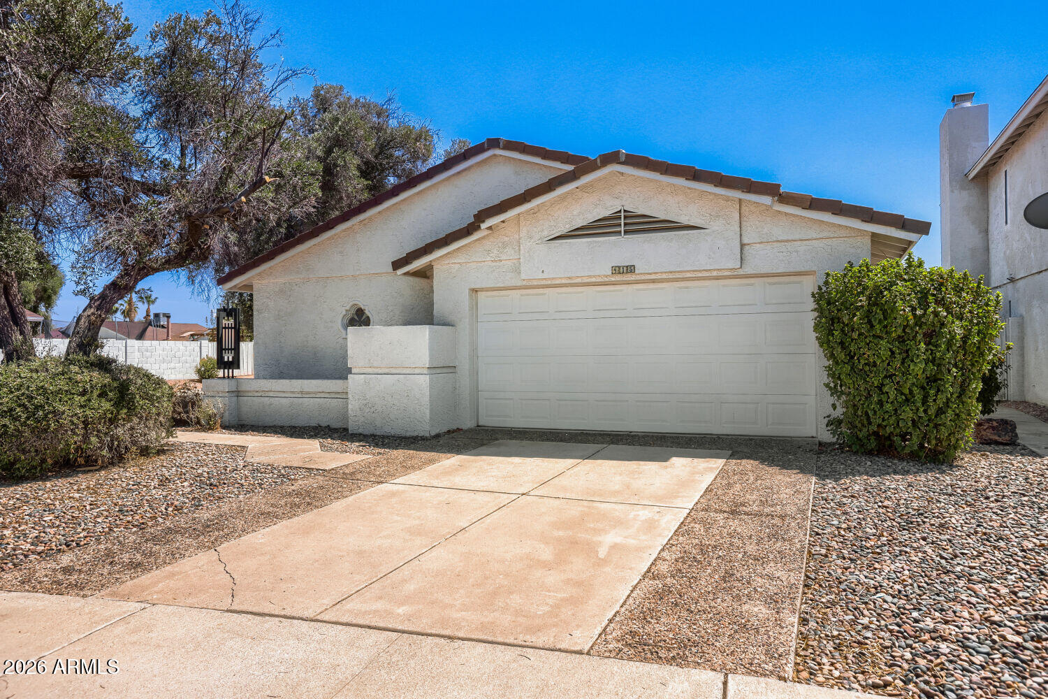415 W GRANDVIEW Road, Phoenix, AZ 85023