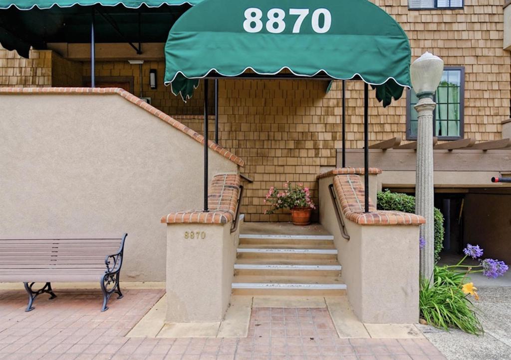 8870 Villa La Jolla Drive 213