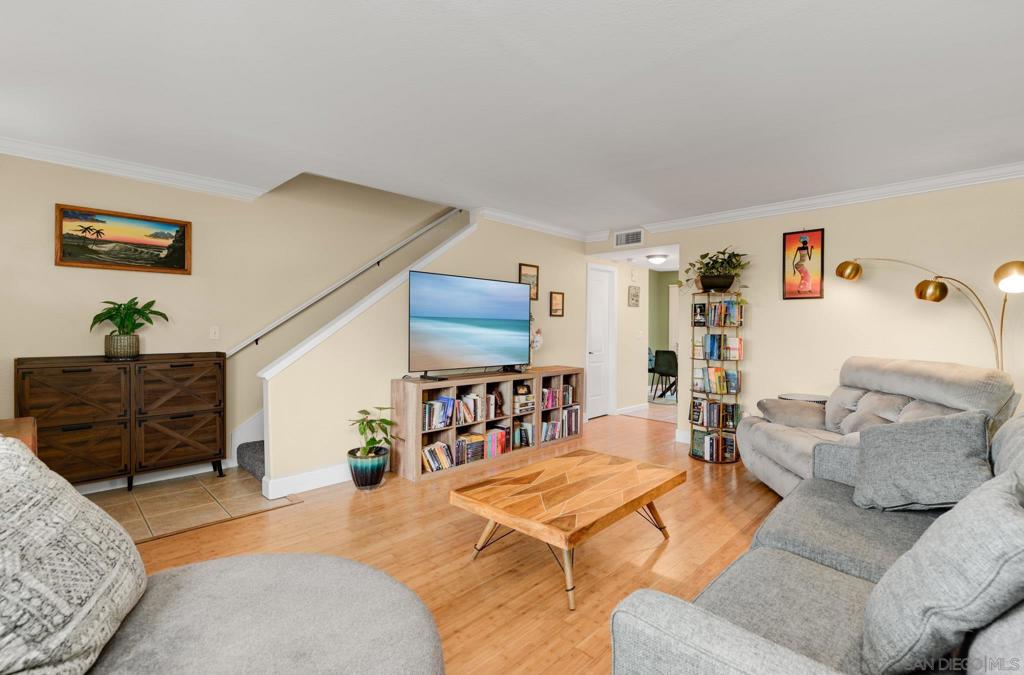 1453 N Broadway C