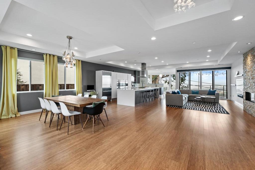 1002 Crestview Drive