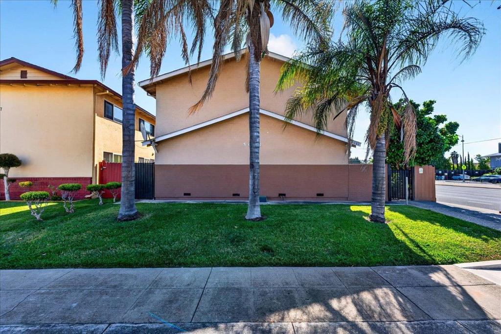 5601 Hoffman Court
