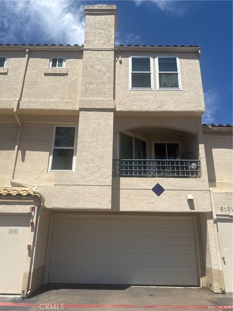 6131 Calle Mariselda 104