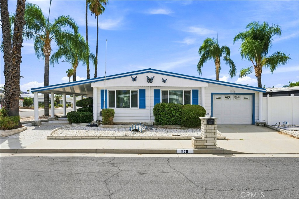975 Vista Grande Drive