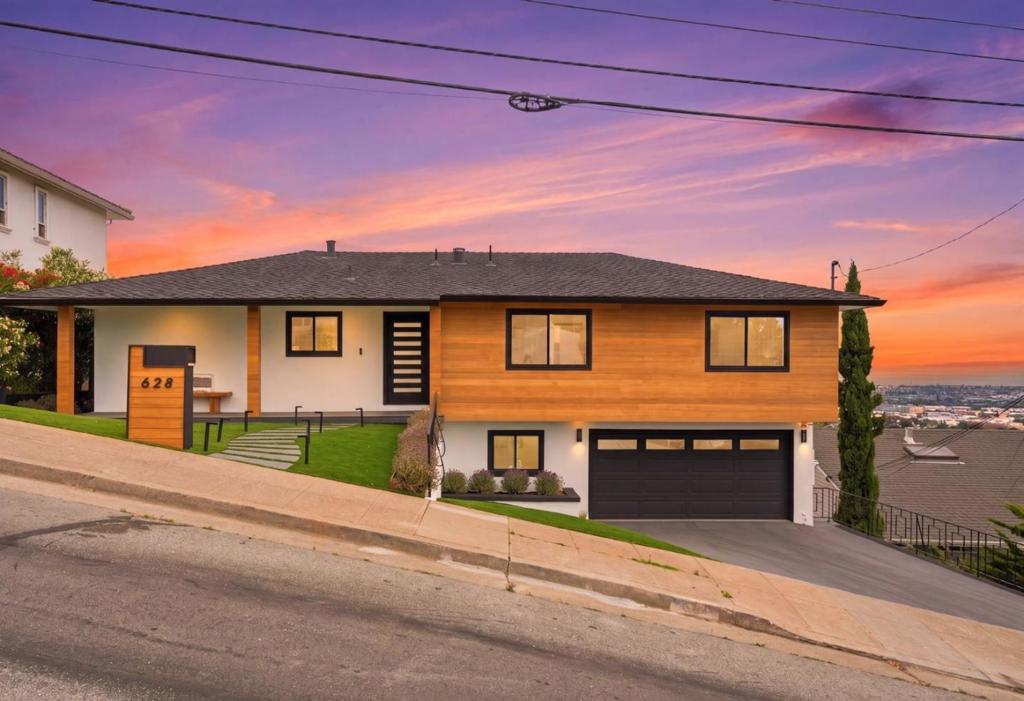 628 Newlands Avenue