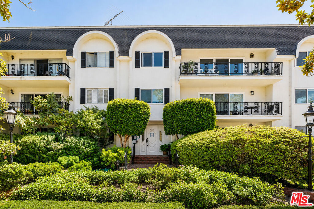 404 San Vicente Boulevard 204