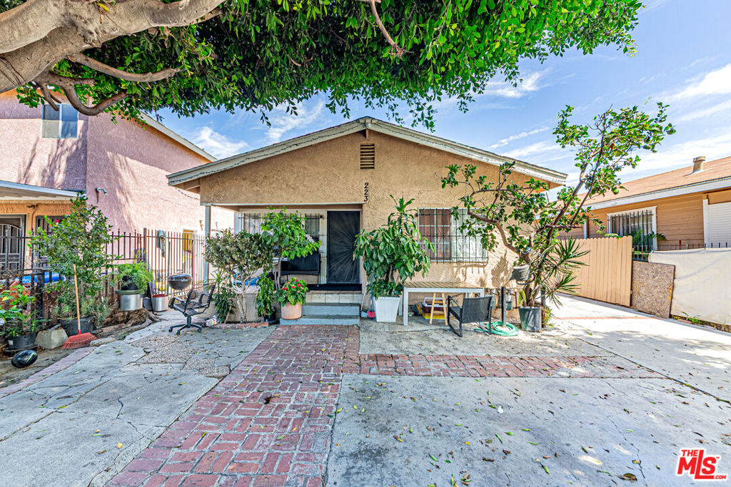 223 E 55th Street