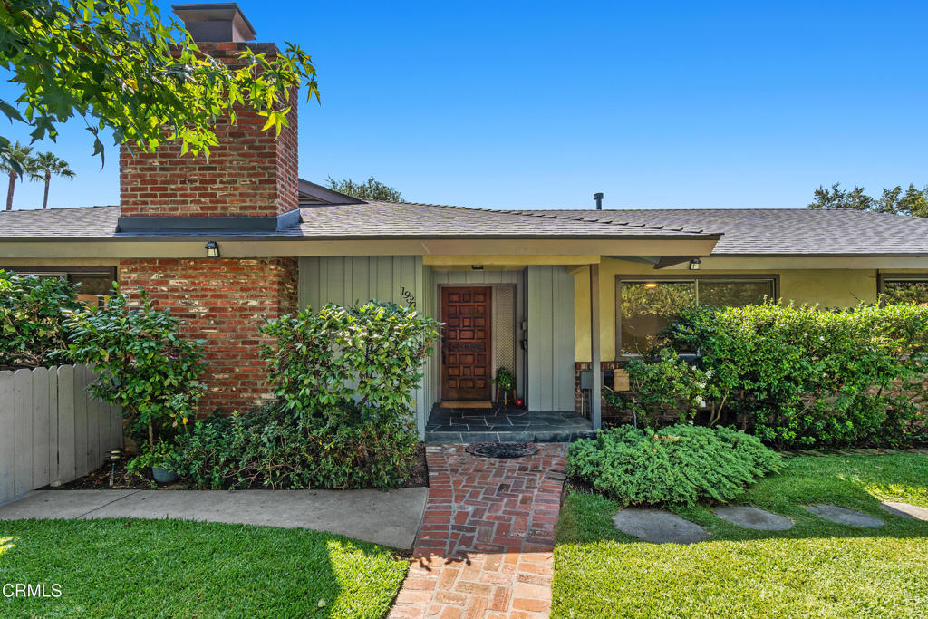 1930 Minoru Drive