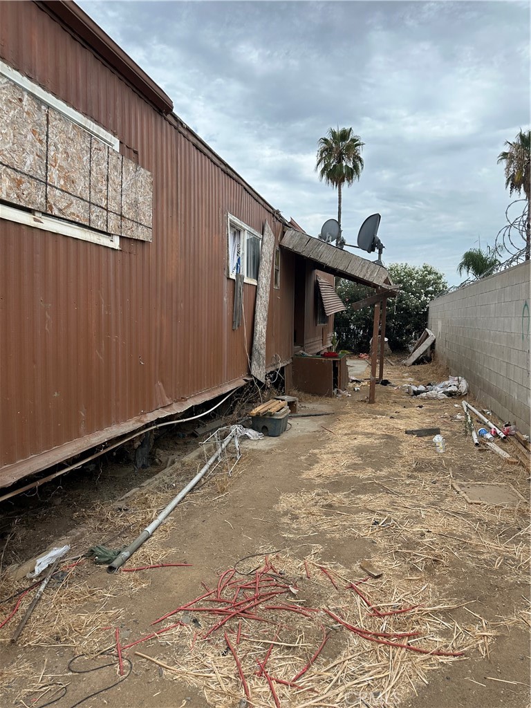 27702 Van Buren