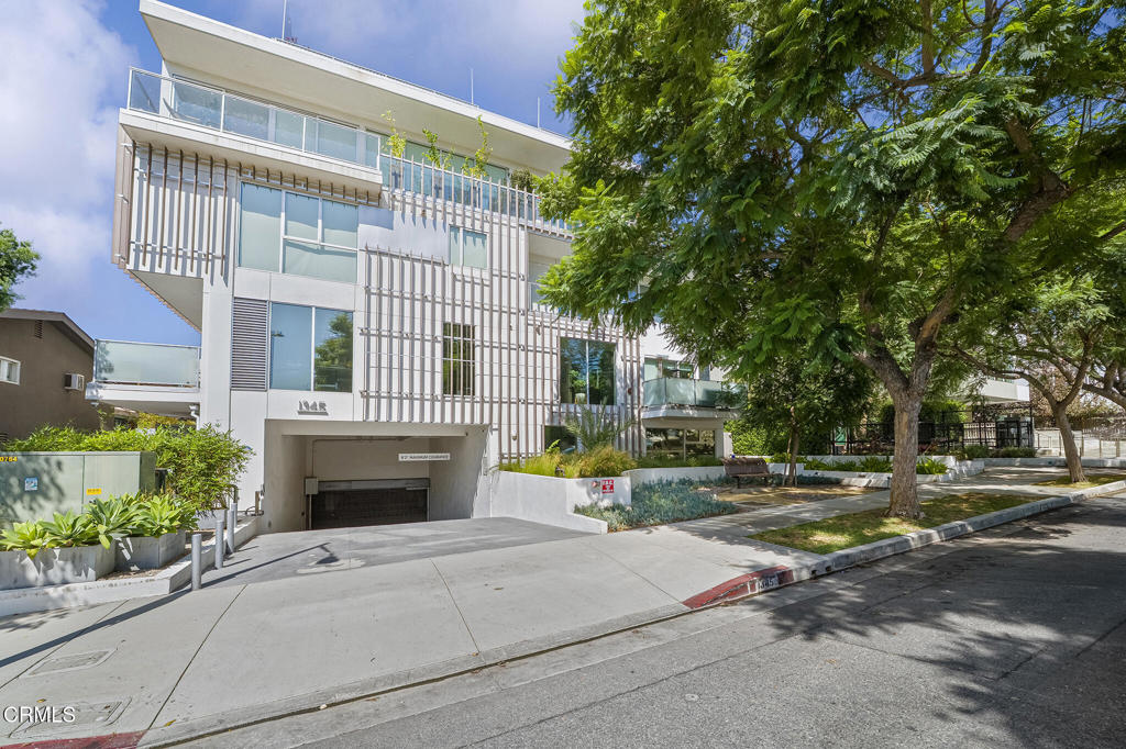 1345 Havenhurst Drive 16