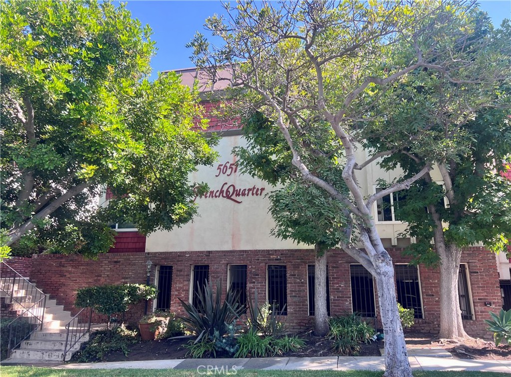 5651 N Sumner 113