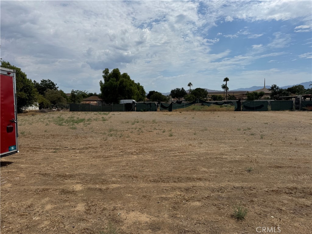 5995 La Sierra Avenue