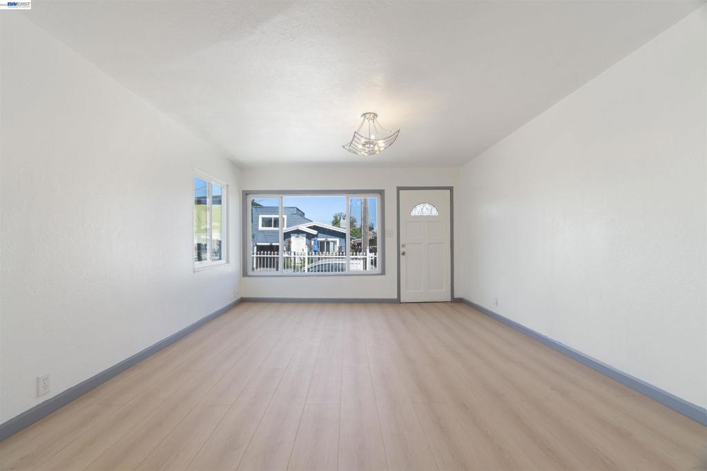 1006 72nd Ave