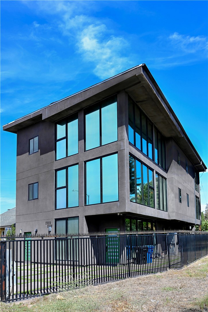 2336 S Longwood