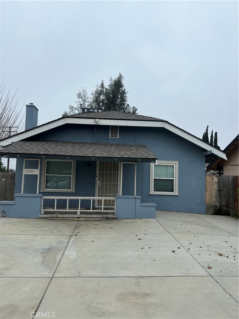 1141 W San Joaquin Avenue