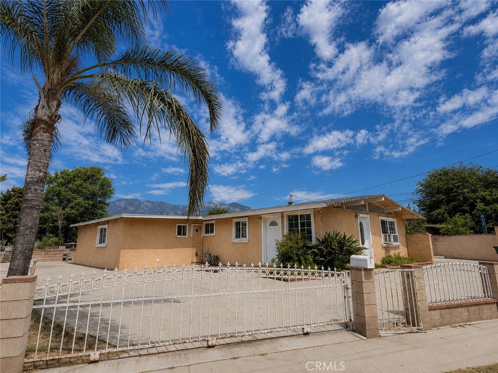 945 E 5th Street