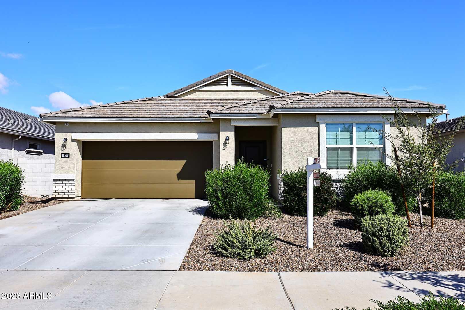18556 W BUCKSKIN Trail, Wittmann, AZ 85361