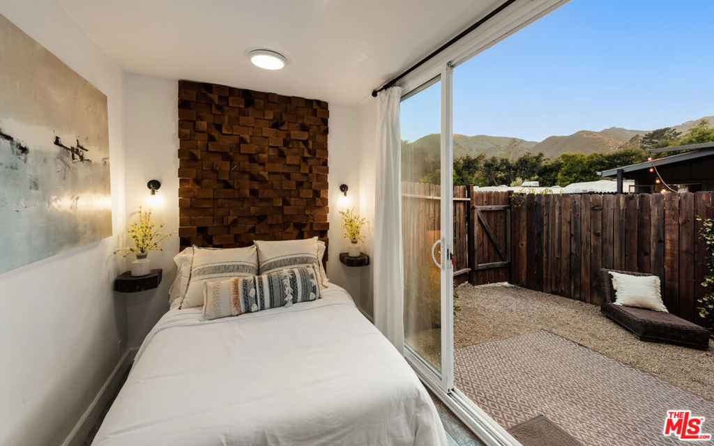 272 N Topanga 5