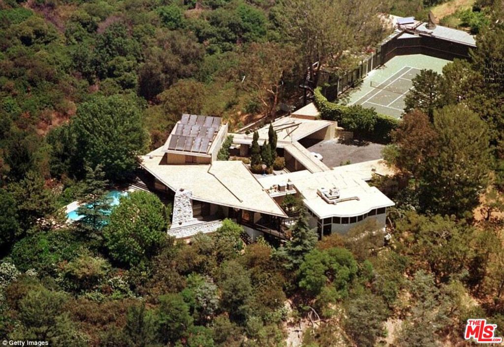 2859 Coldwater Canyon Drive