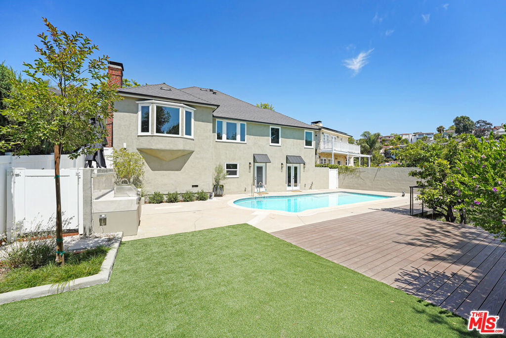 2383 Panorama Terrace