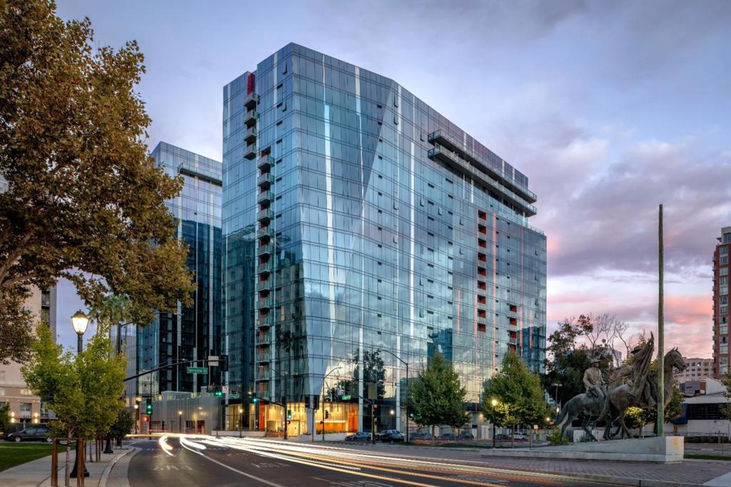 188 W Saint James Street 11613