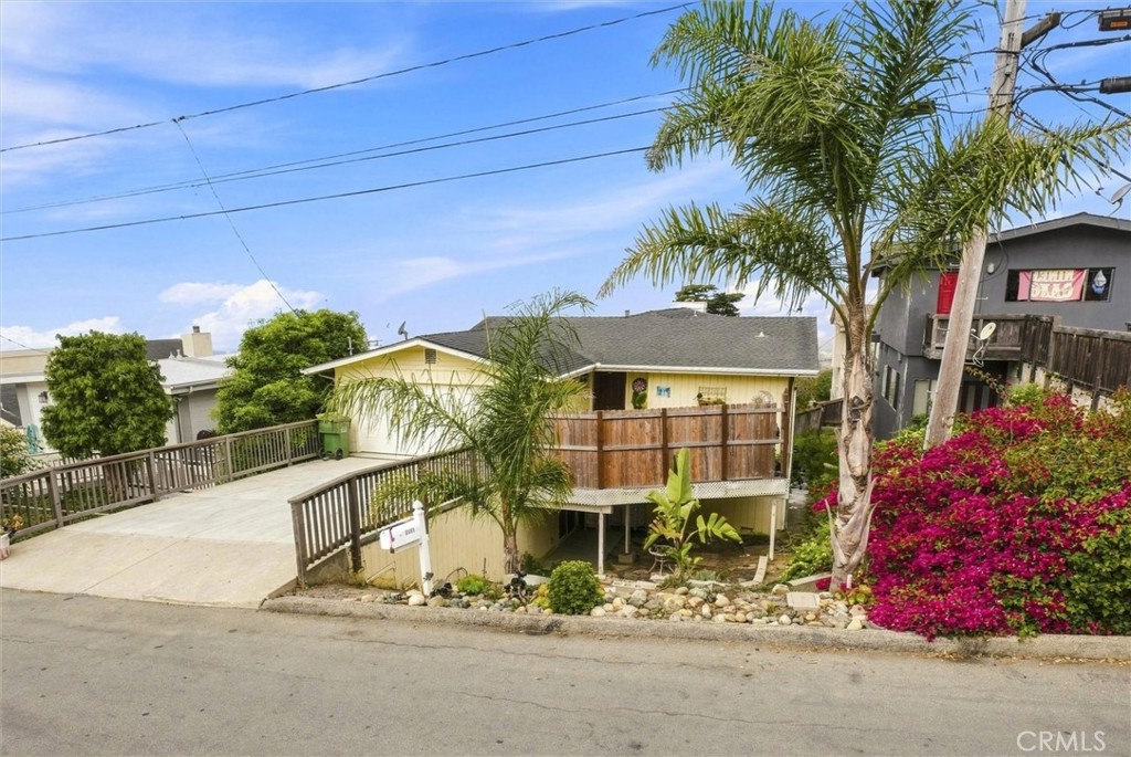 2481 Nutmeg Avenue