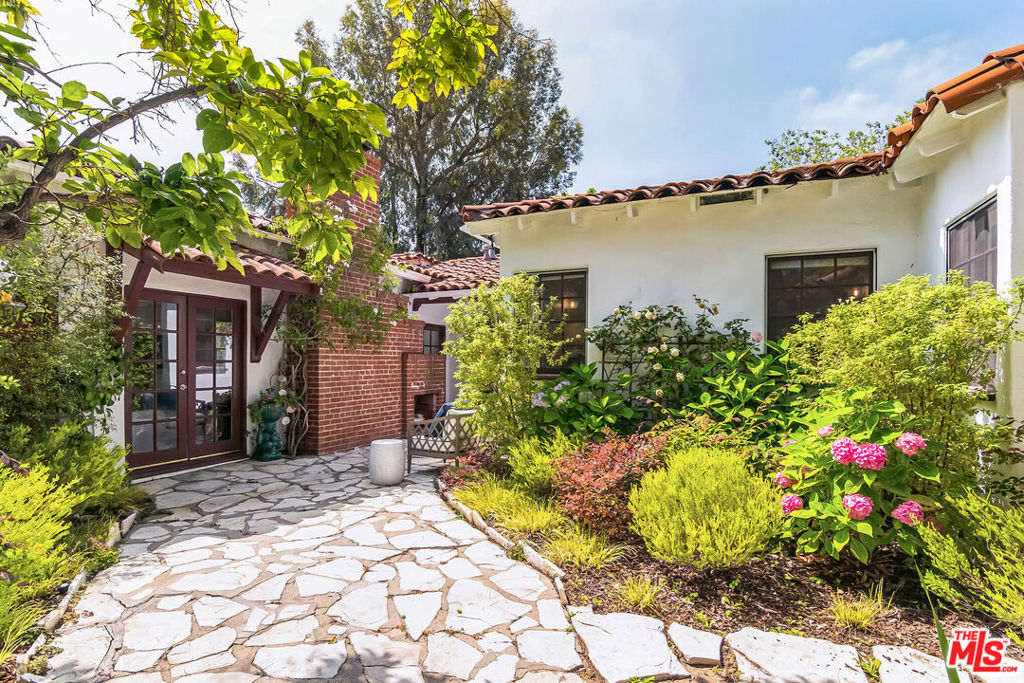 451 Veteran Avenue