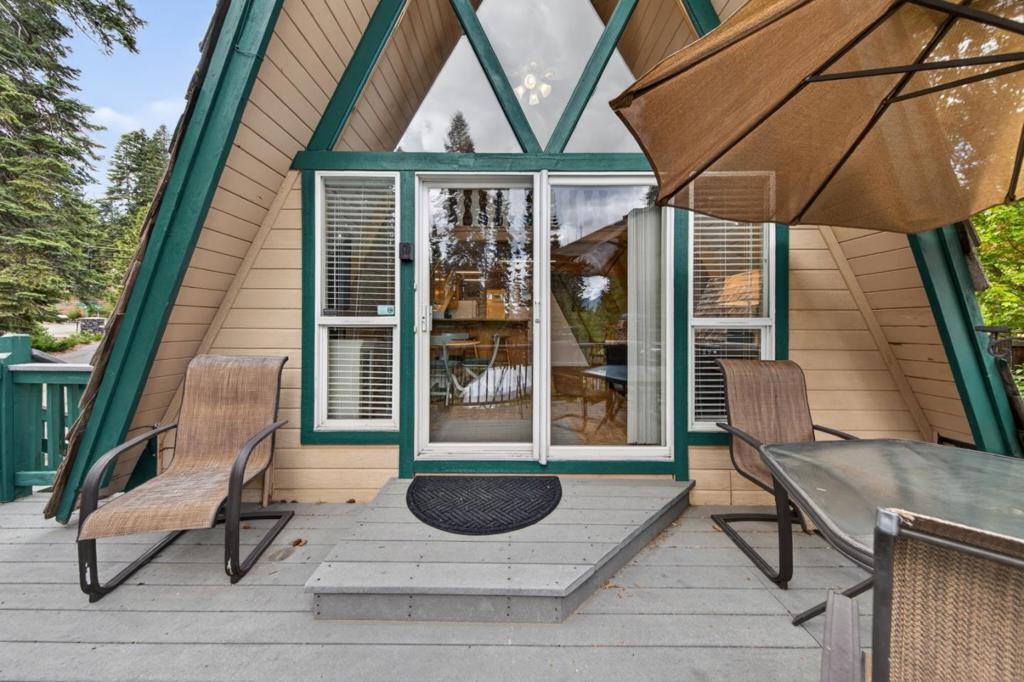 454 Peninsula Drive A - B