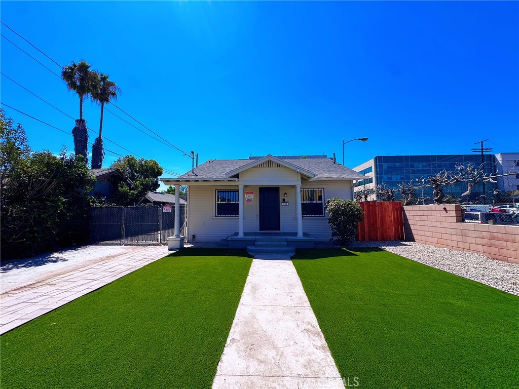 938 W 82nd Street