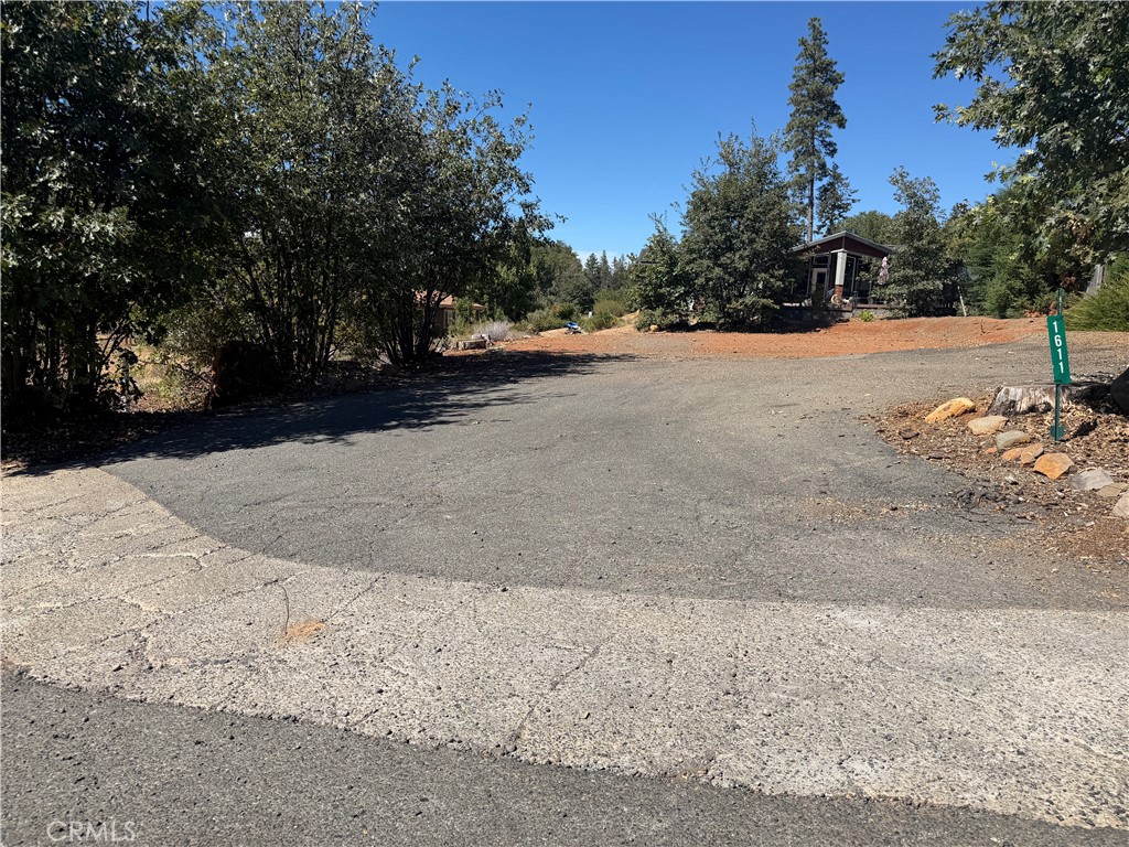 1611 Timber Walk