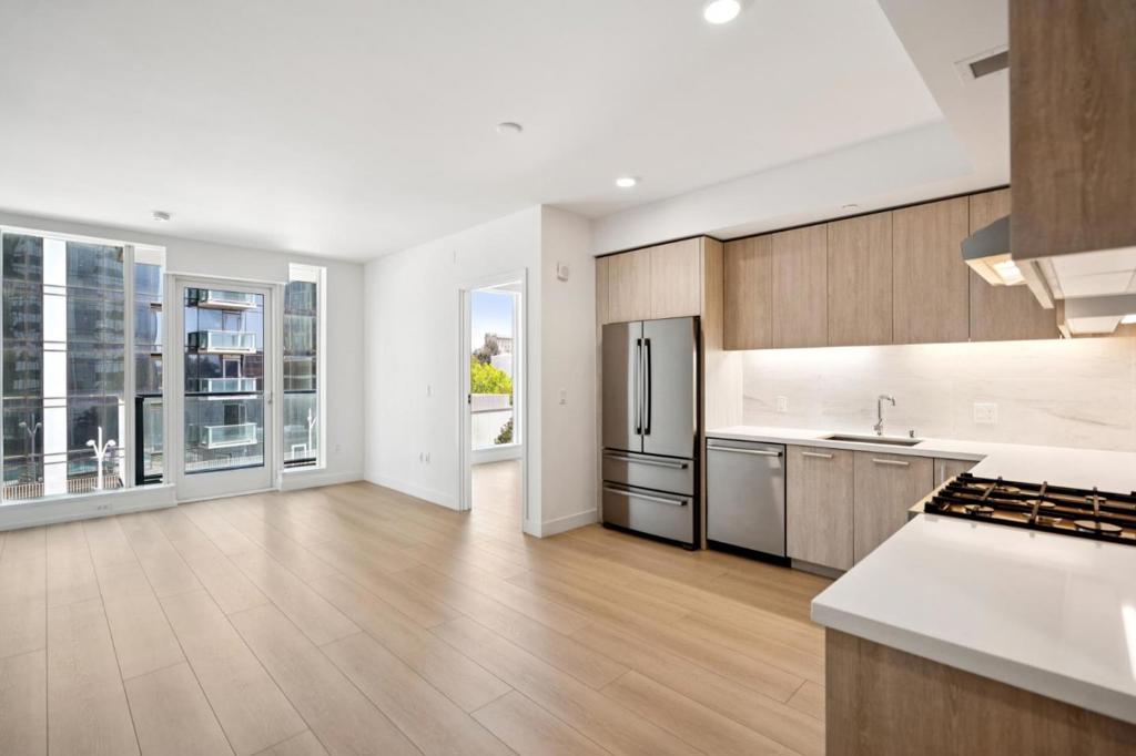 188 W Saint James Street 11315