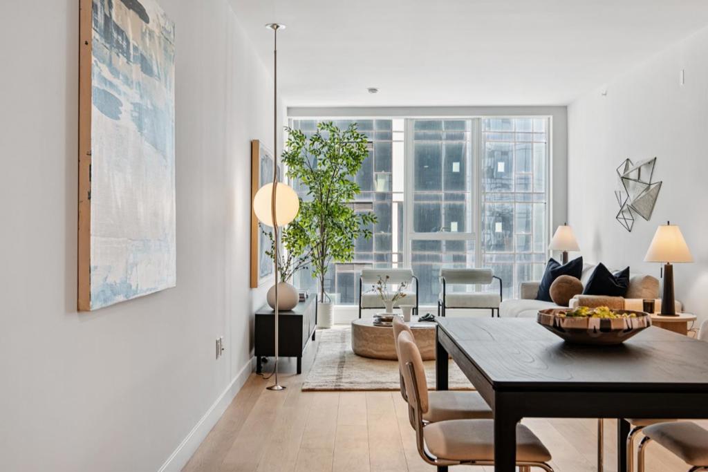 188 W Saint James Street 11311