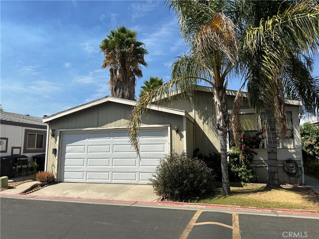 80 E Dawes Street 99