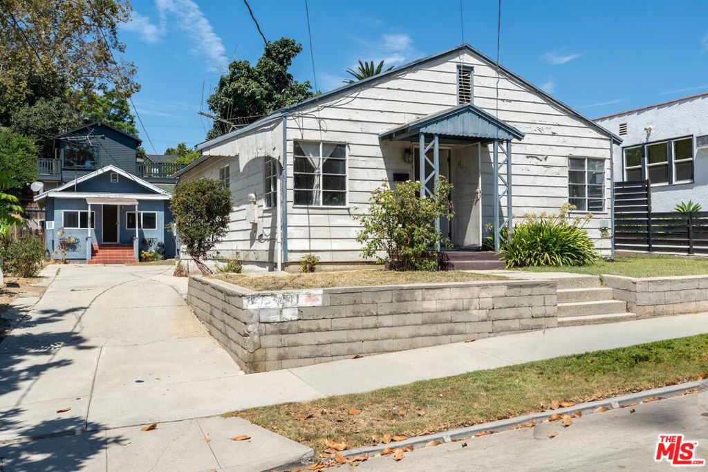 841 Laveta Terrace