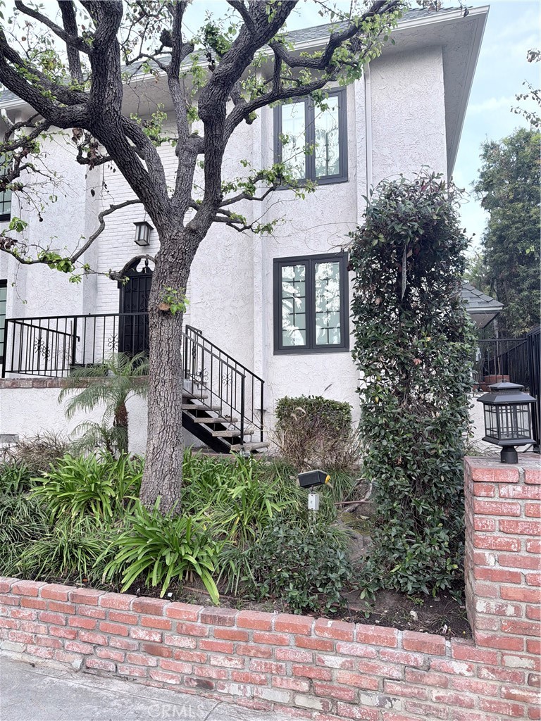 1322 Wellesley