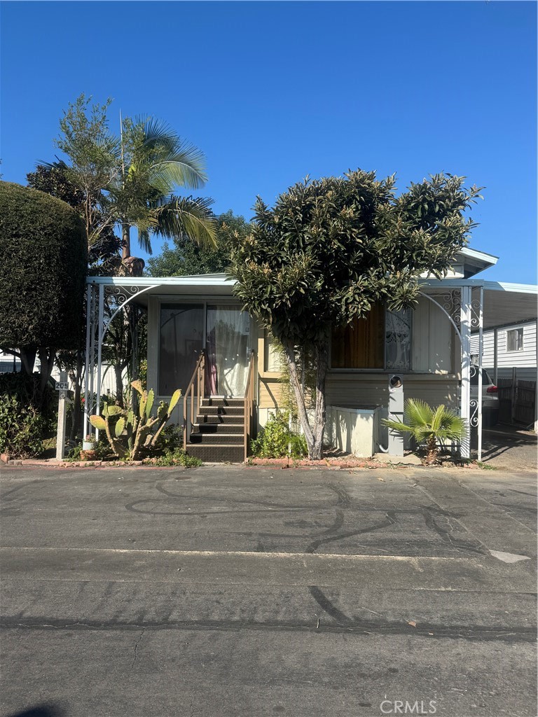 205 Emerald Ln 205