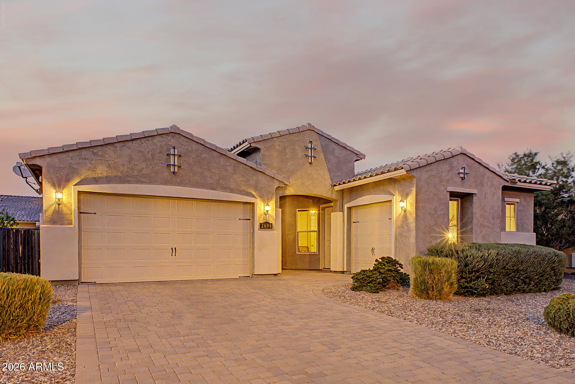 2690 E HAZELTINE Way, Gilbert, AZ 85298