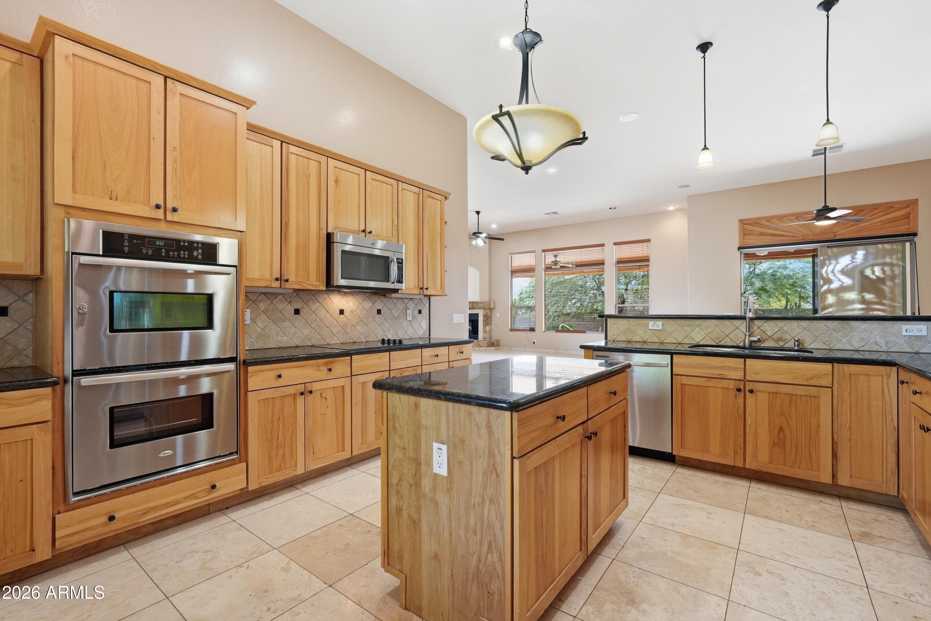 31 E DESERT HILLS Drive, Phoenix, AZ 85086