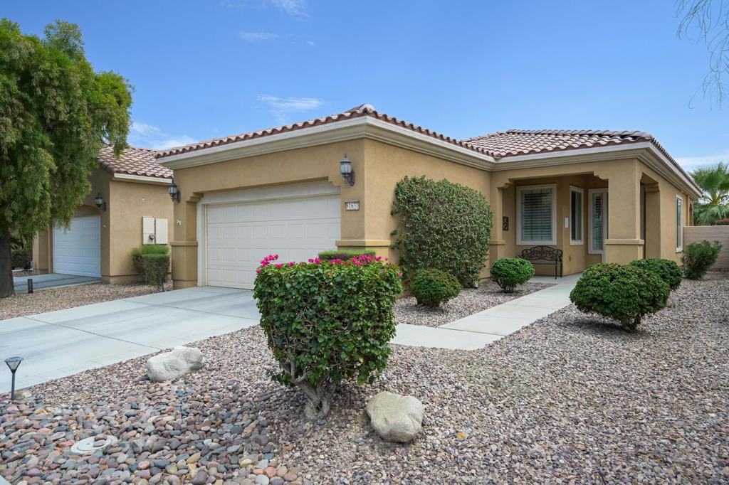 81631 Avenida De Baile