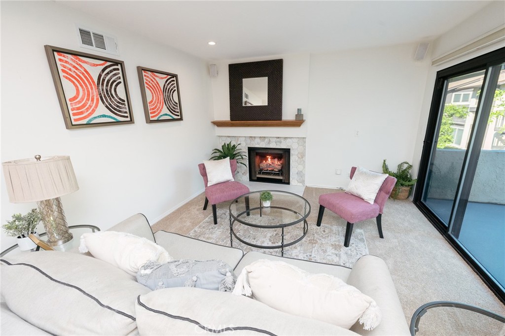 6716 Clybourn 238