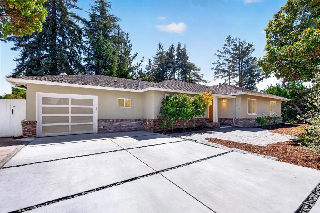 82 Loucks Avenue