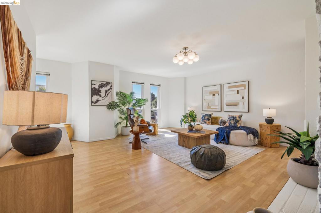 385 Jayne Ave 301