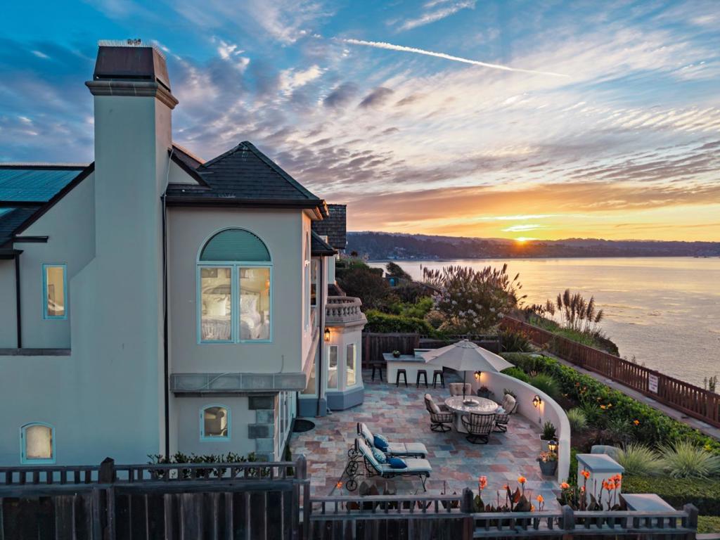 304 Grand Avenue