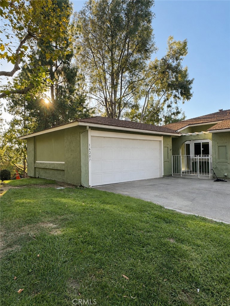 16207 Sierra Ridge